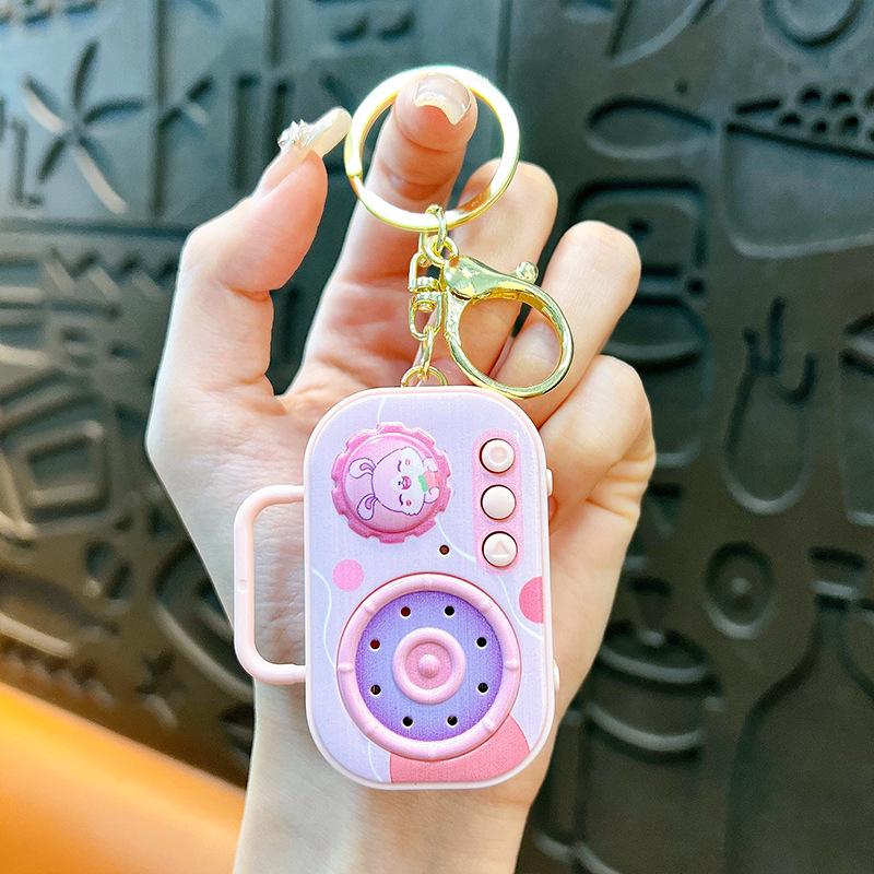 Retro Gramophone Keychain: Mini Recordable Music Box and Fun Pendant Gift