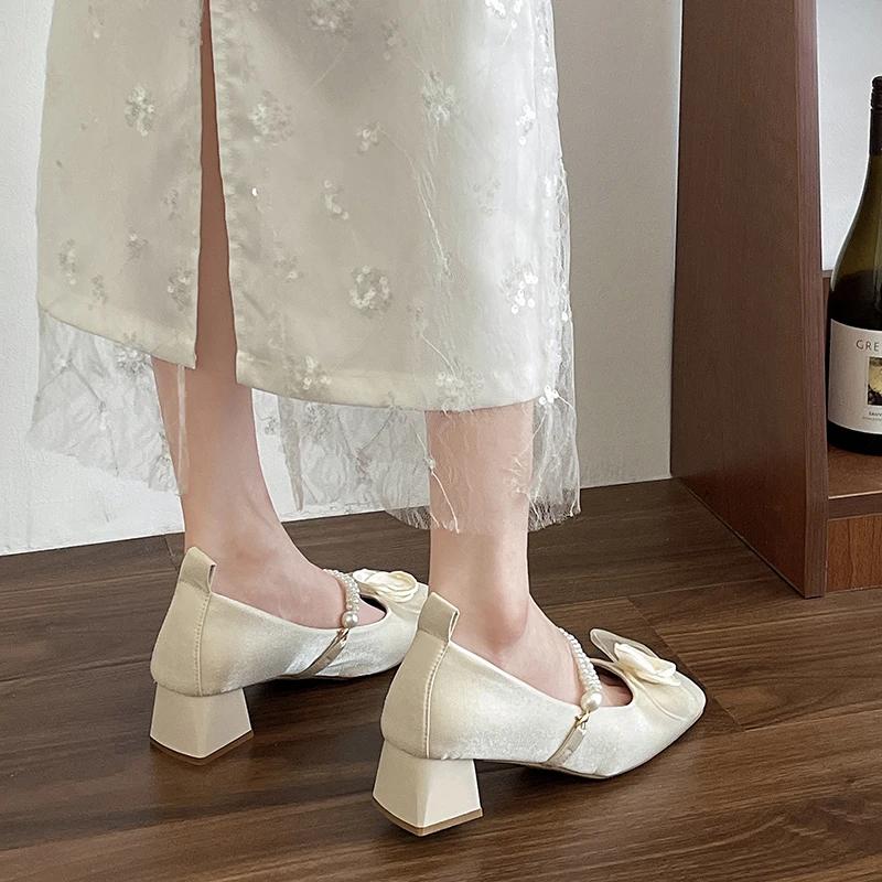 Fashion 2024 New Chinese Sweet Flower Women Shoes Simple and Gentle Style Coarse Heel Camellia Mary Jane Shoes French Silk Wedding Shoes