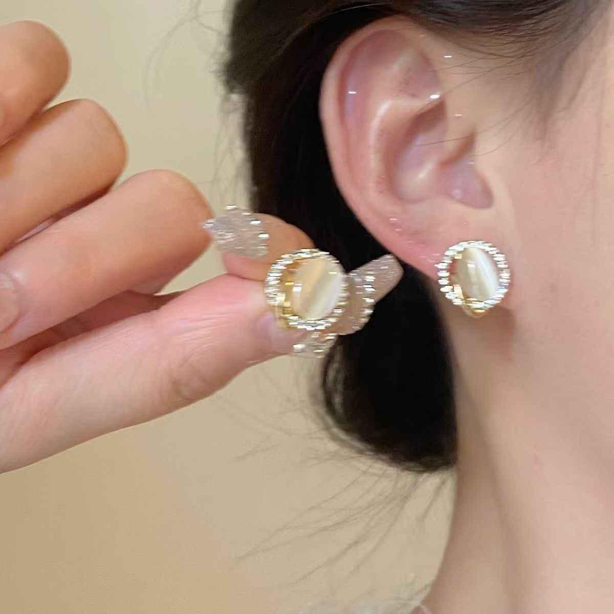 French Gentle Versatile Earrings Daily Sense Tassel Diamond Opal Simple Premium Sense Stud Earrings Women