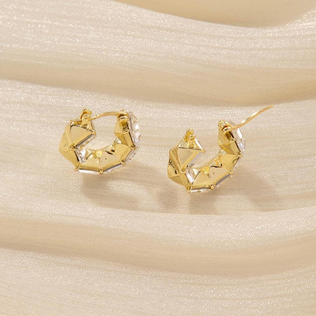 Korean Retro Square Crystal Ear Cuffs: 2024 Trendy High-End Luxury Earrings for Women