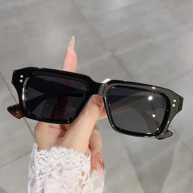 New Retro Square Sunglasses Women Gradient Leopard Shades UV400 Fashion Clear Lens Men Trending Rivets Frame