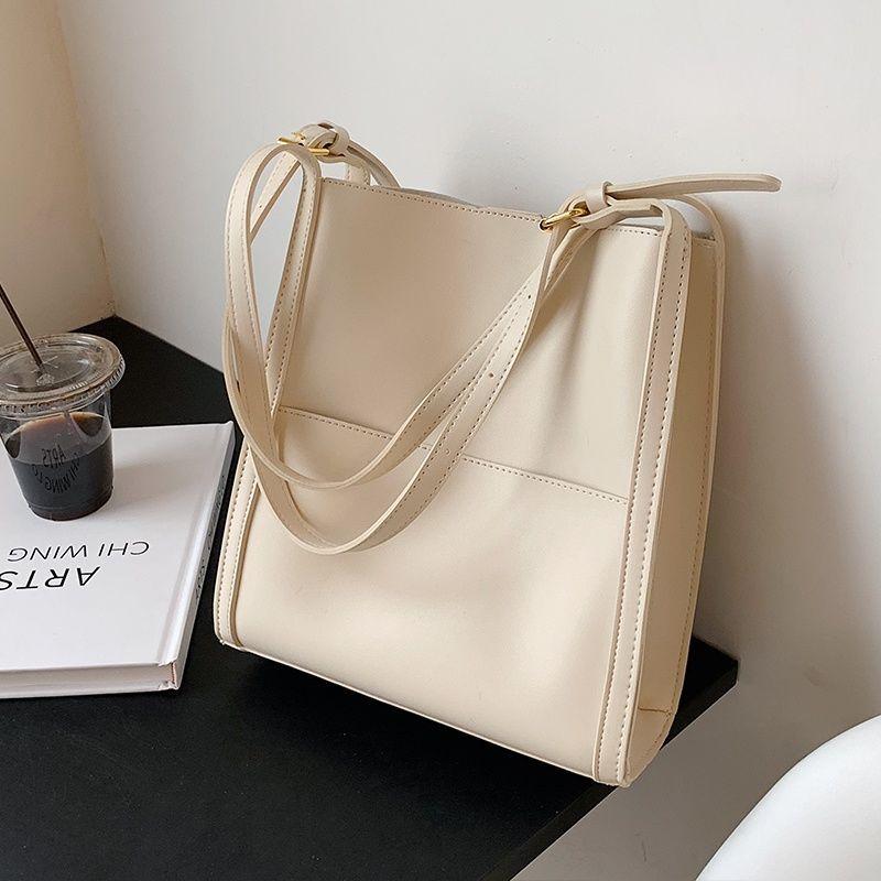 Korean Version Retro Shoulder Bag Large Capacity New Trendy Class Commuter Bag Women's High Sense Armpit Bag Big Bag