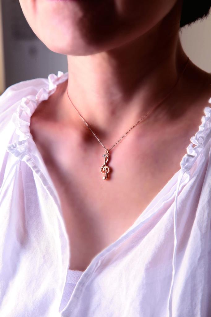 Nakano Fine Necklace Treble Clef Pink Gold Matte JE30NGCPG
