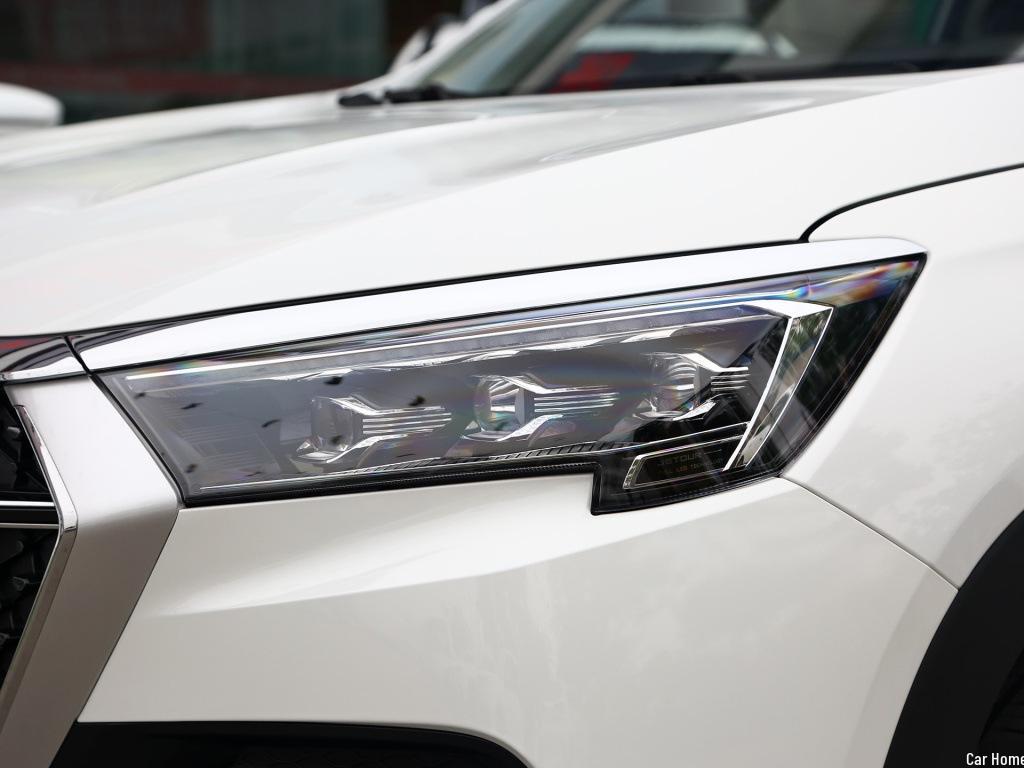 Durable 2020 Jetour X95 Headlight Cover: Anti-Yellow, Perfect Fit Lampshade