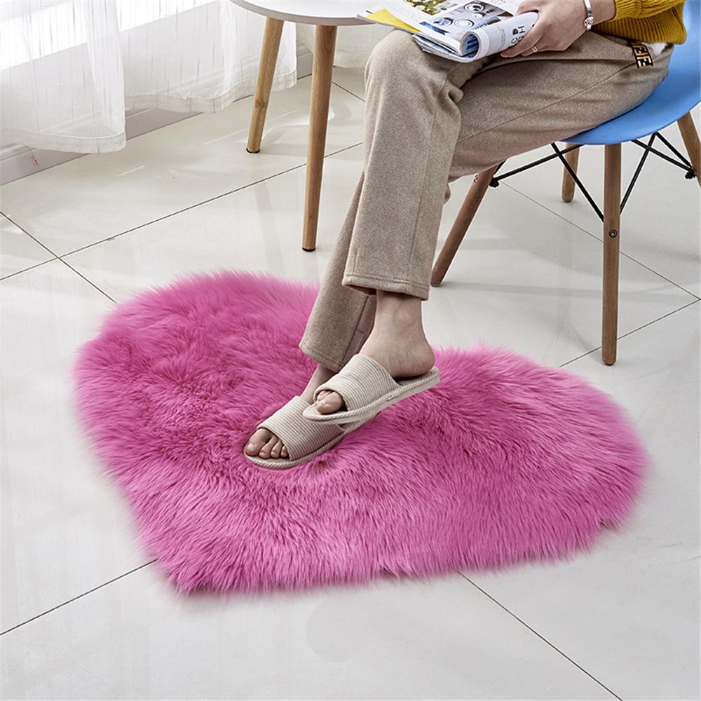 2025 Faux Wool Heart-Shaped Rug and Blanket for Living Room