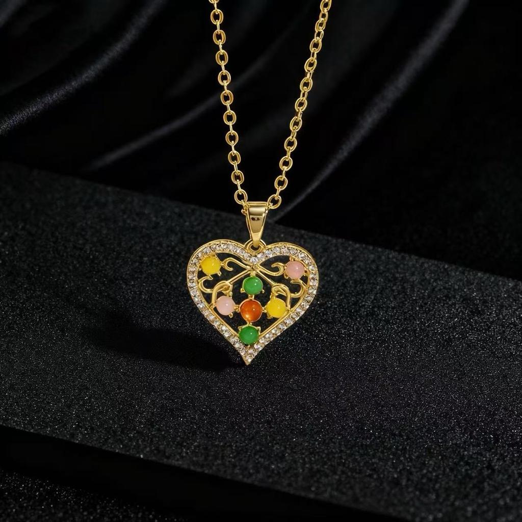 Metal Heart Crown Collarbone Necklace Hip Hop Pendant Necklace For Women Luxury Chain Accessory