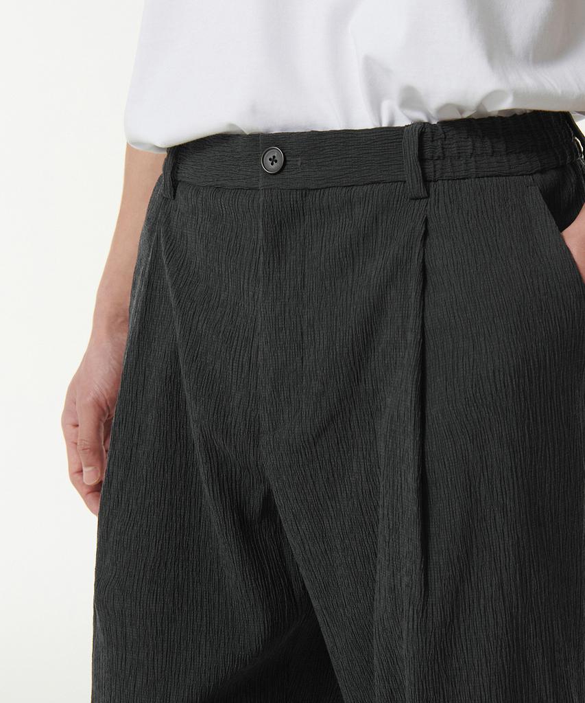 Musinsa Standard Crinkle One-Pleat Wide Elastic Pants [Dark Gray]