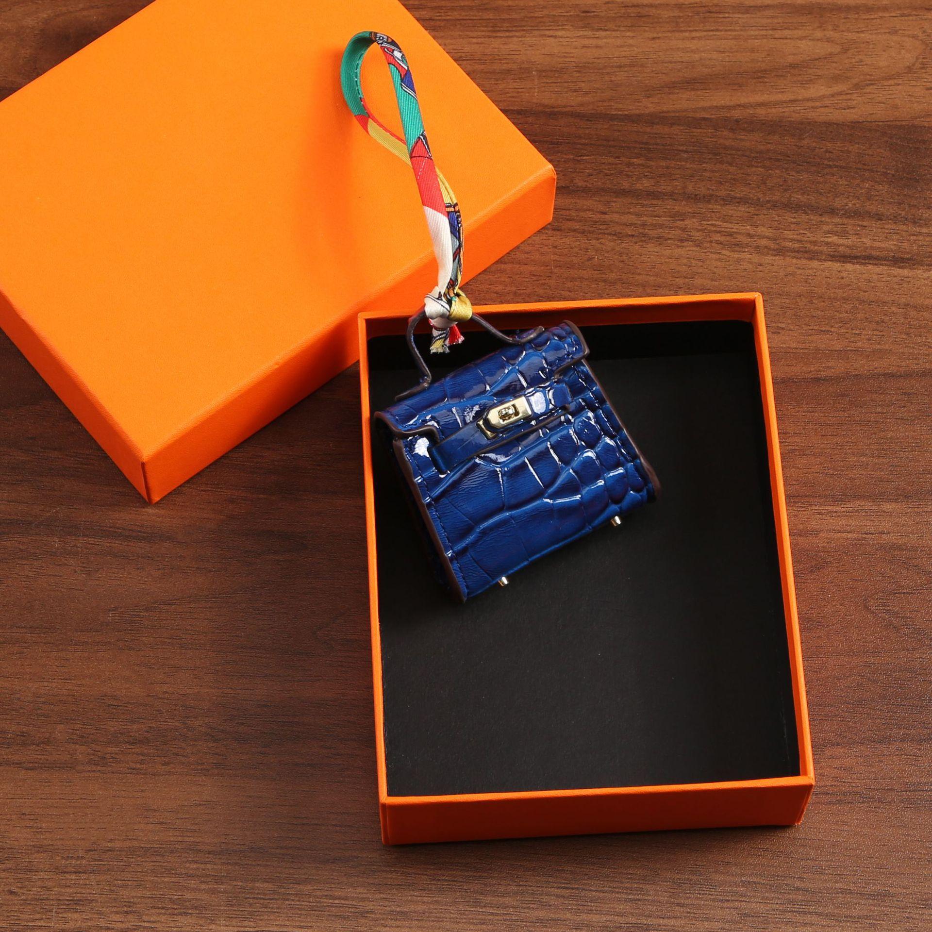 

Мини-сумка с крокодиловым узором, изысканная сумка для мелочи, красный конверт, женская сумка, подвесное украшение, высококачественный автомобильный брелок 6x8x2.5 синий