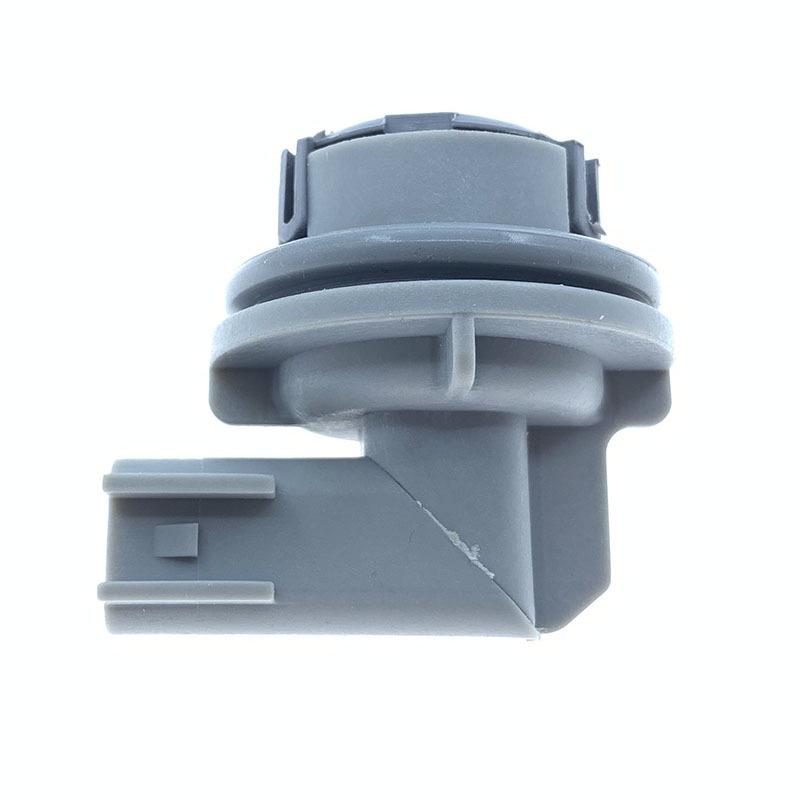 

XFM500020 Rear Turn Signal Bulb Holder for 1996-2006 Land Rover Discovery L314