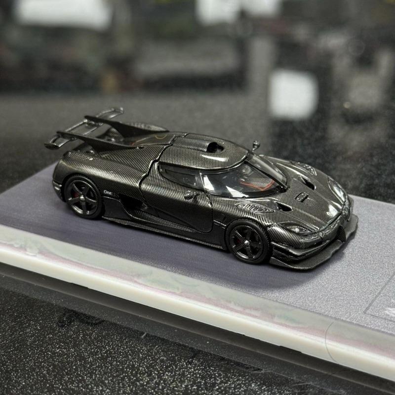 In Stock:1:64 Full Carbon Texture One:1. Alloy Die-cast Miniature Simulation Car Model with Openable Back Cover,festival Gift