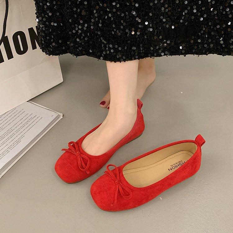 French flat bottom shallow mouth single shoes women's shoes 2025 new retro suede small red shoes fairy wind ballet beanie shoes