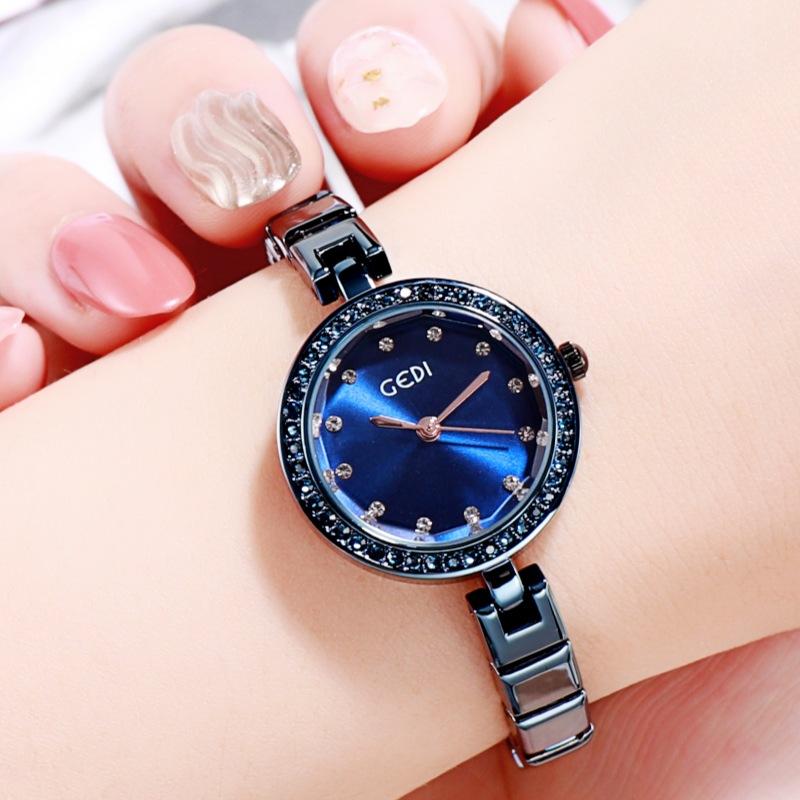 Light Luxury Medieval Women'S Watch, Exquisite Diamond-Encrusted Small Temperament Bracelet Watch, Women'S High-End Waterproof Quartz Watch