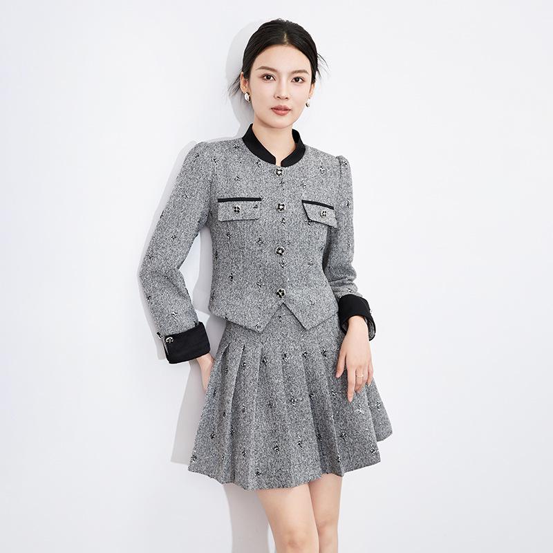 

Французская светская львица Топ из люрексовой вязки + Плиссированная юбка миди Small серый