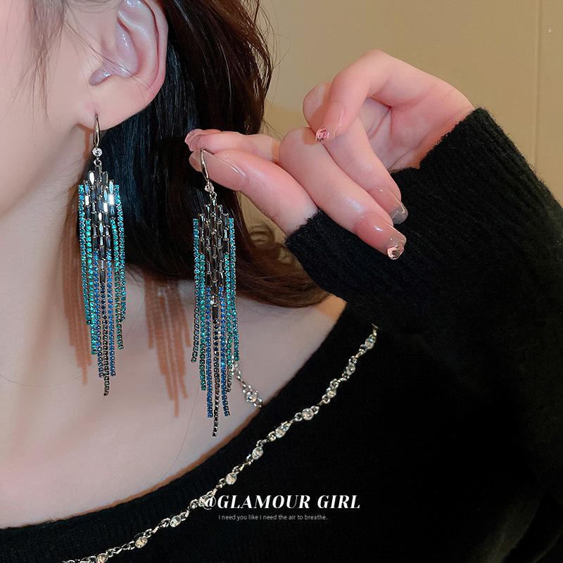 S925 Silver Needle Rhinestone Tassel Earrings - Exquisite Long Claw Chain with Colored Diamonds, European & American Style