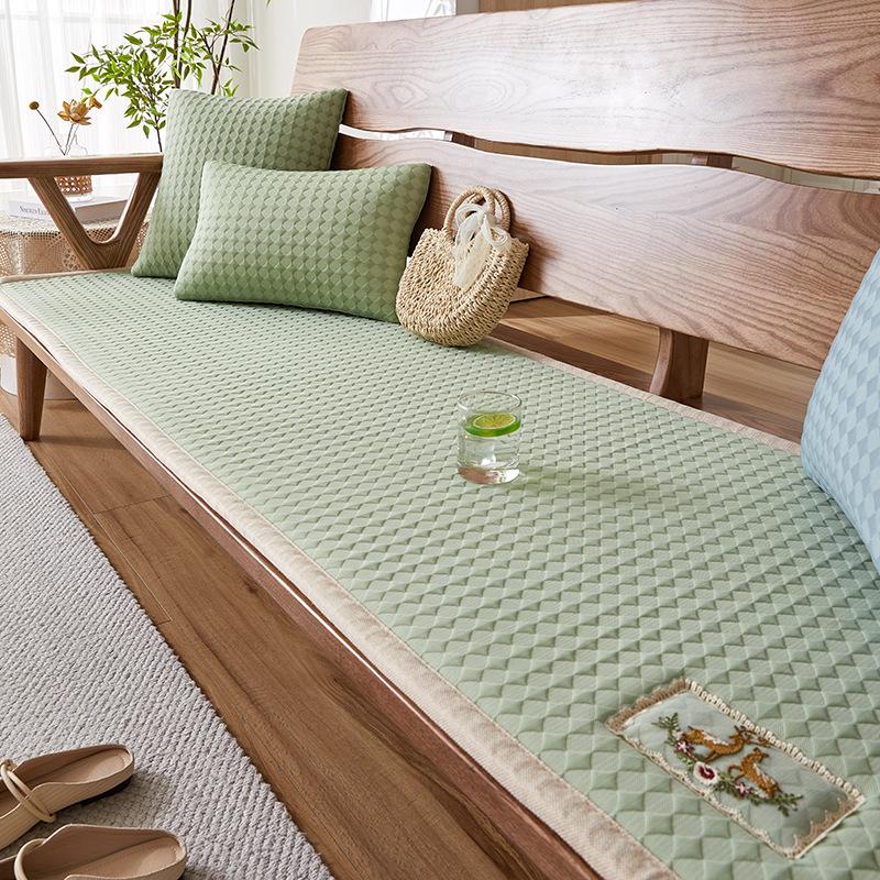 

New Chinese-Style Ice Silk Sofa Mat Summer New Non-Slip Seat Cushion Solid Wood Sofa Cover Cross-Border Delivery 70*150cm