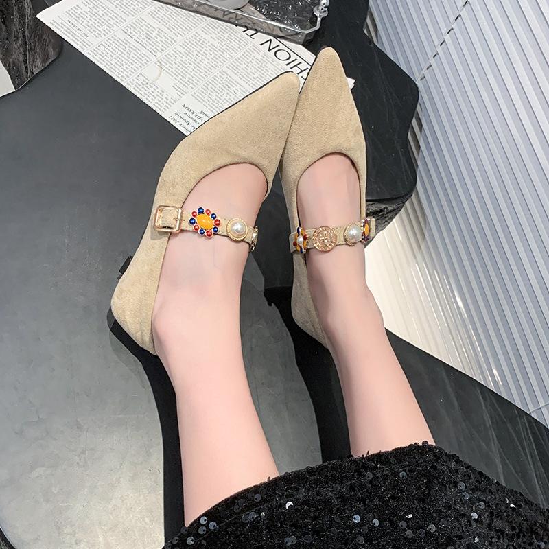 2025 Spring and Autumn New French Pointed Head Temperament Low Heel with Skirt Design Versatile Wine Glass and Single Shoes