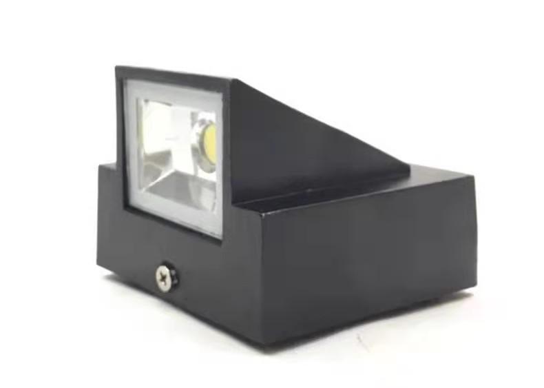 IP65 LED Double Head Waterproof Wall Lamp for Outdoor/Indoor Use