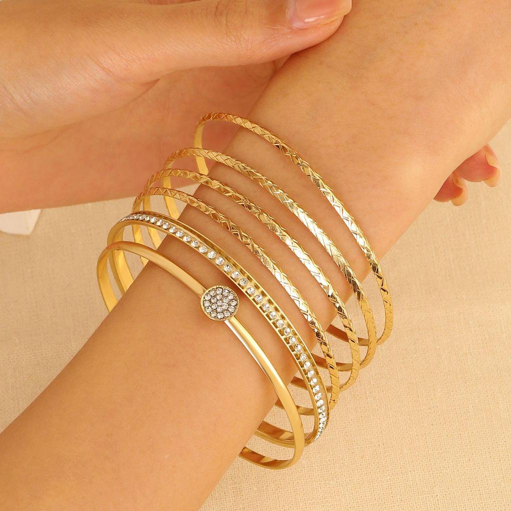 Set di Bracciali in Lega d'Oro Stile Etnico da Donna - Collezione di Braccialetti Retrò da Dieci Pezzi