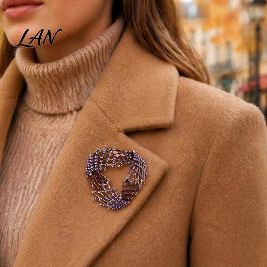Hollow Loop Brooch Rhinestone Twisting Brooch, Decorative Lapel Pin Clip for Men Women, Sweater Cardigan Coat Suit Jewelry Accessories