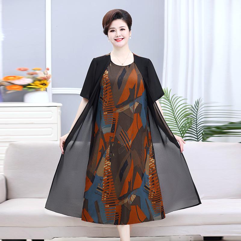 Elegant Plus Size Chiffon Patchwork Dress for Mature Women - Summer Short Sleeve, Stylish Two-Piece Look.