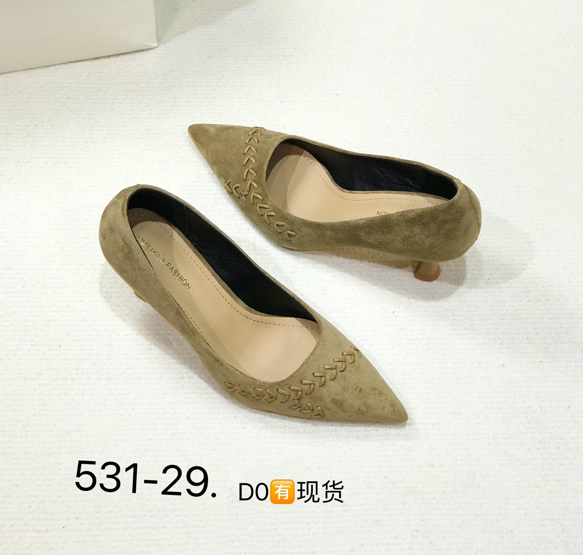 

531-29 French retro square head shallow mouth grandma shoes for women 2025 spring and autumn new models are very good to wear low medium heel single 40 хаки