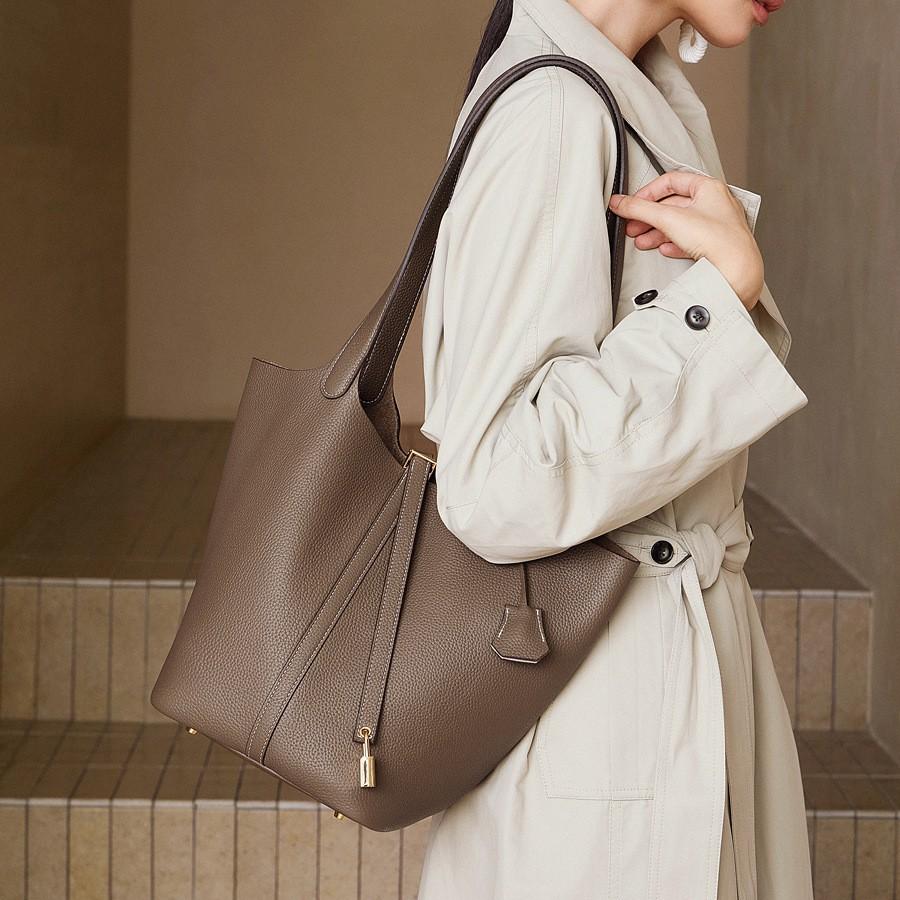 Extra Large Gold Buckle Top Layer TOGO Leather Bucket Bag Large Capacity Handheld Shoulder Bag Shopping Basket Bag