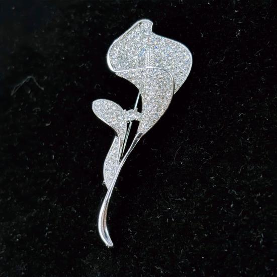 Women Brooch Sparkling Rhinestone Inlaid Common Callalily Shape Anti-Exposure Buckle Suits Shirts Sweaters Bags Pin Outfit Accessory