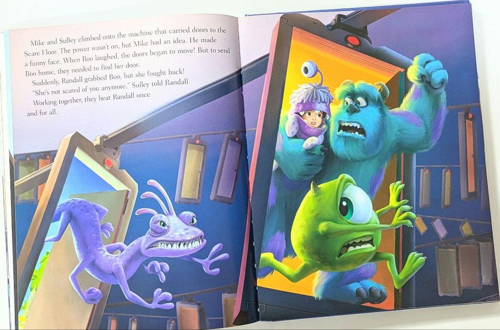 [USED] Foreign book Large book Disney & Pixar 5 titles included Picture book with Buzz figure