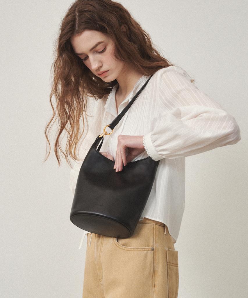 Ostkaka Forena Bucket Shoulder Black