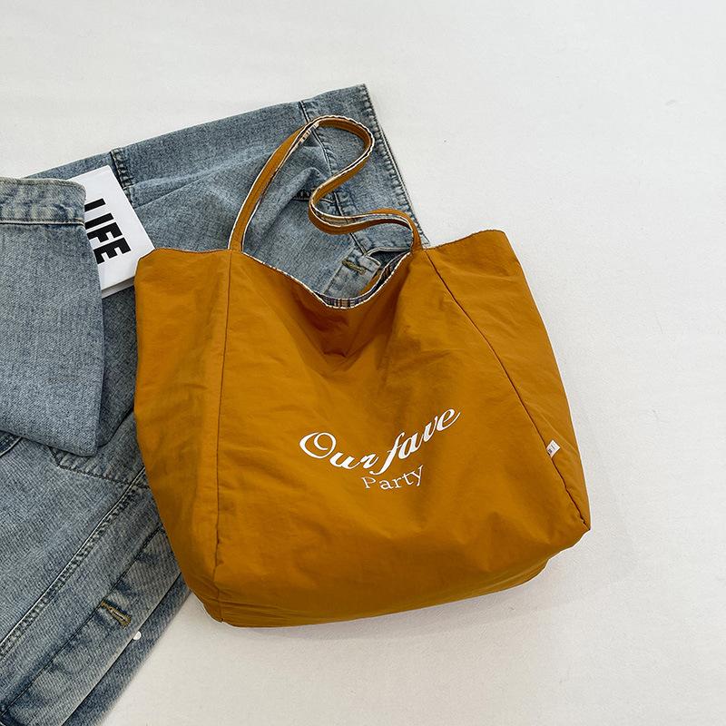 Outer single bag women's large capacity 2024 new autumn and winter versatile leisure shoulder shopping bag plaid commuter tote bag