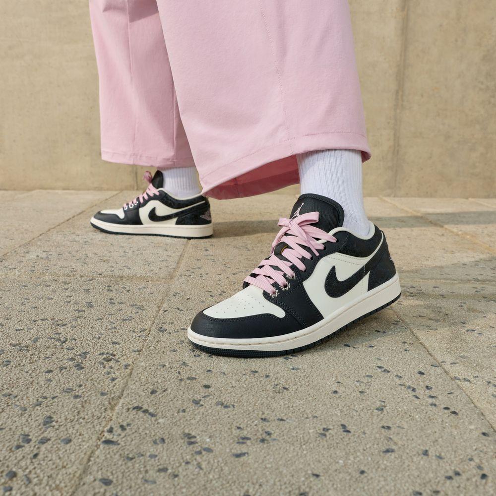 

Жіночі Air Jordan 1 Low SE Iced Carmine 37.5