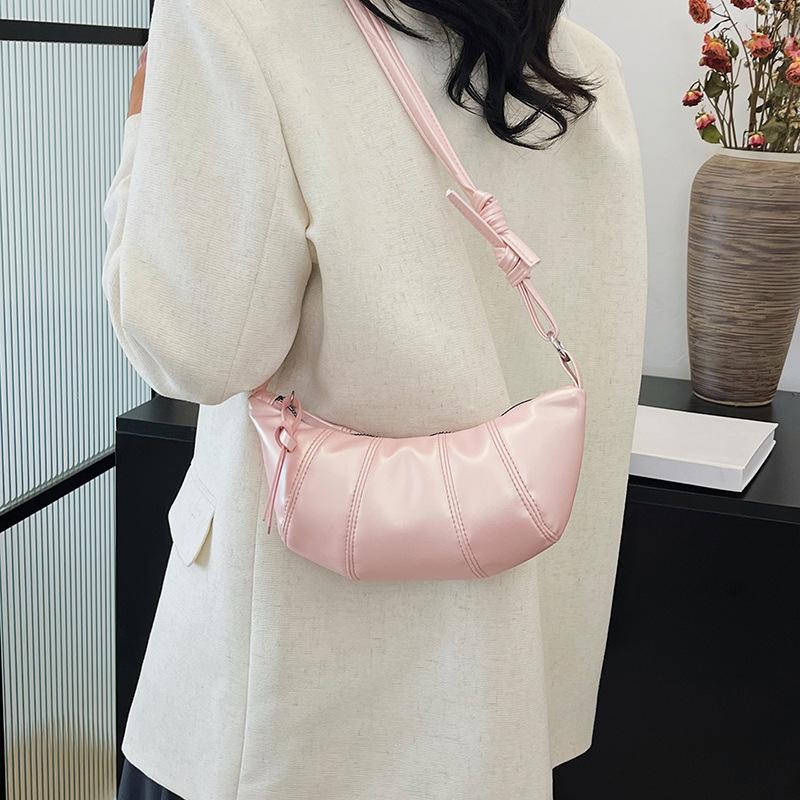 Yogodlns Fransk Croissantveske Chic Mote Sølv Crossbody-veske Retro PU Mini Boulogne Håndveske Casual Søt Skulderveske