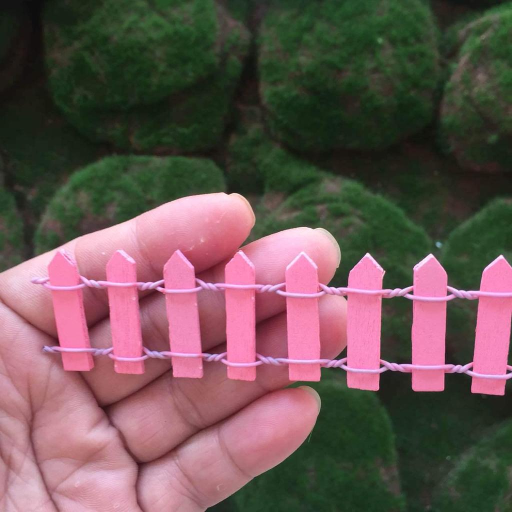 Eight-Piece Mini Succulent Wood Fence Ornaments