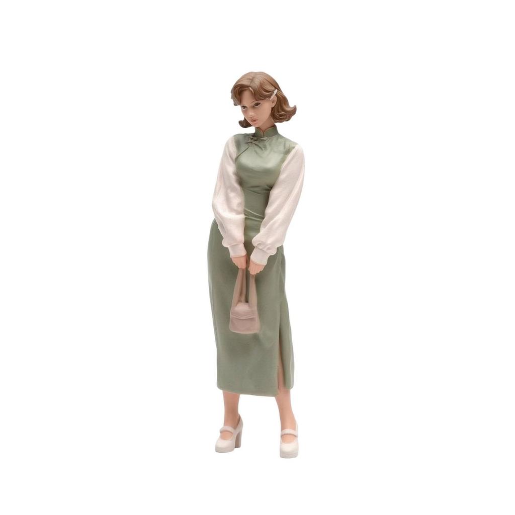 Woman Figurine Hand-Painted Miniature People Figurines Collectible Resin Figure