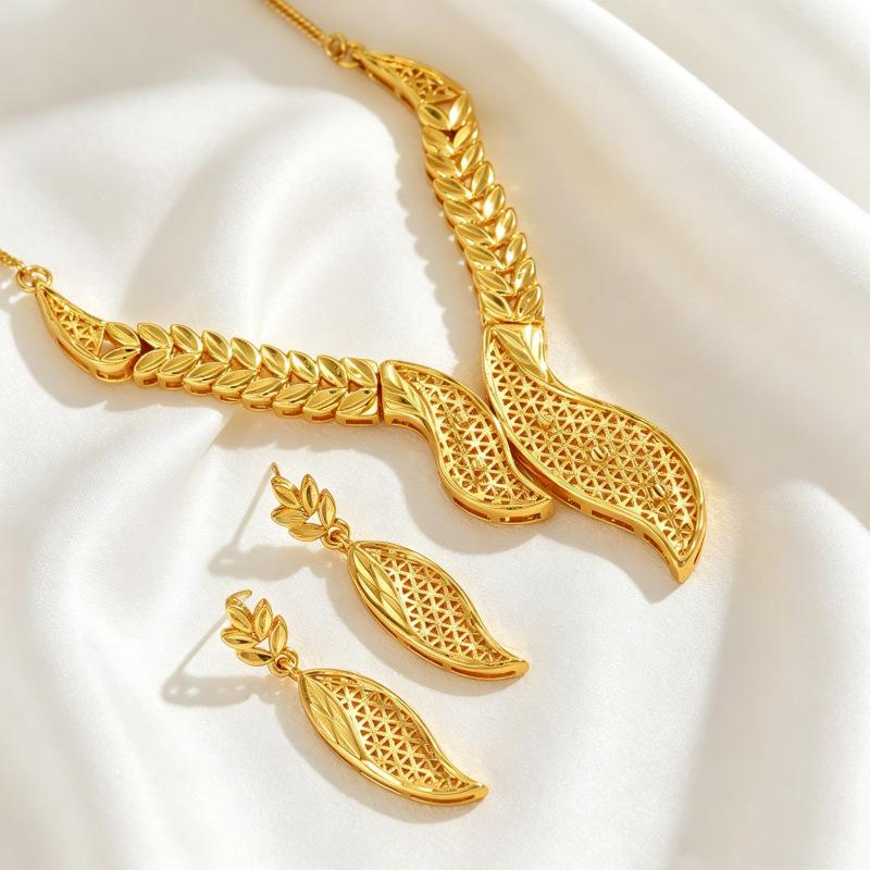 Dubai Middle East Bridal Necklace Earrings Hollow Carved Exquisite Pattern Jewelry Jewelry Suitable for Women Wedding Banquet