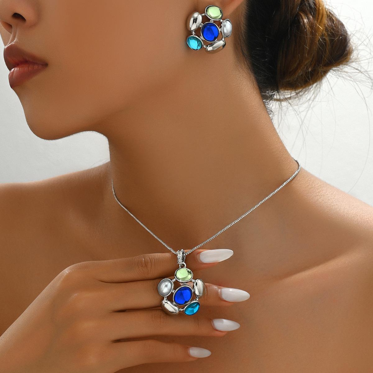 

European and American Fashion OL Inlaid Gemstone Earrings Necklace Set Personality Flower Petal Design Long Clavicle Chain Jewelry XL5418-1