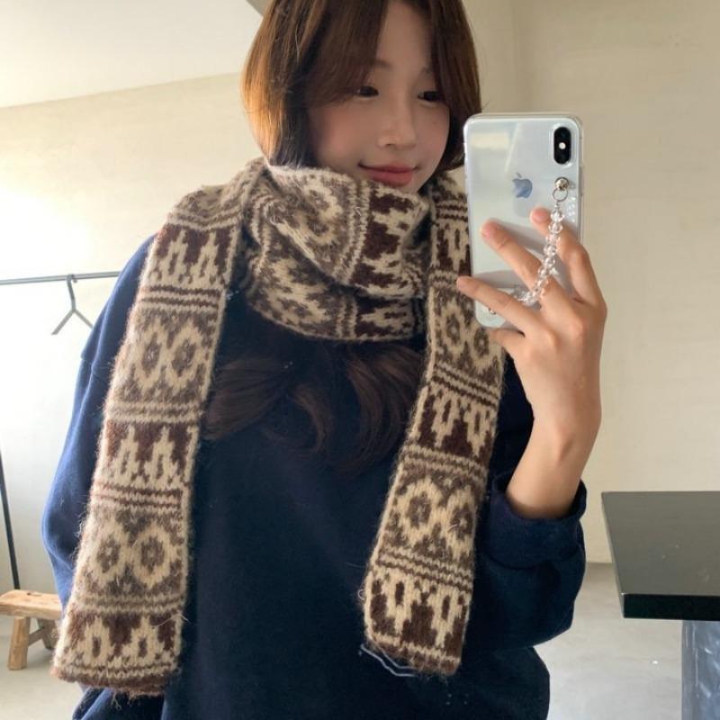 Retro Style Knitted Wool Scarf for Women Girls in Winter Cold Resistant and Warm Neck Protection Sweet Lovely Knitted Yarn Shawl