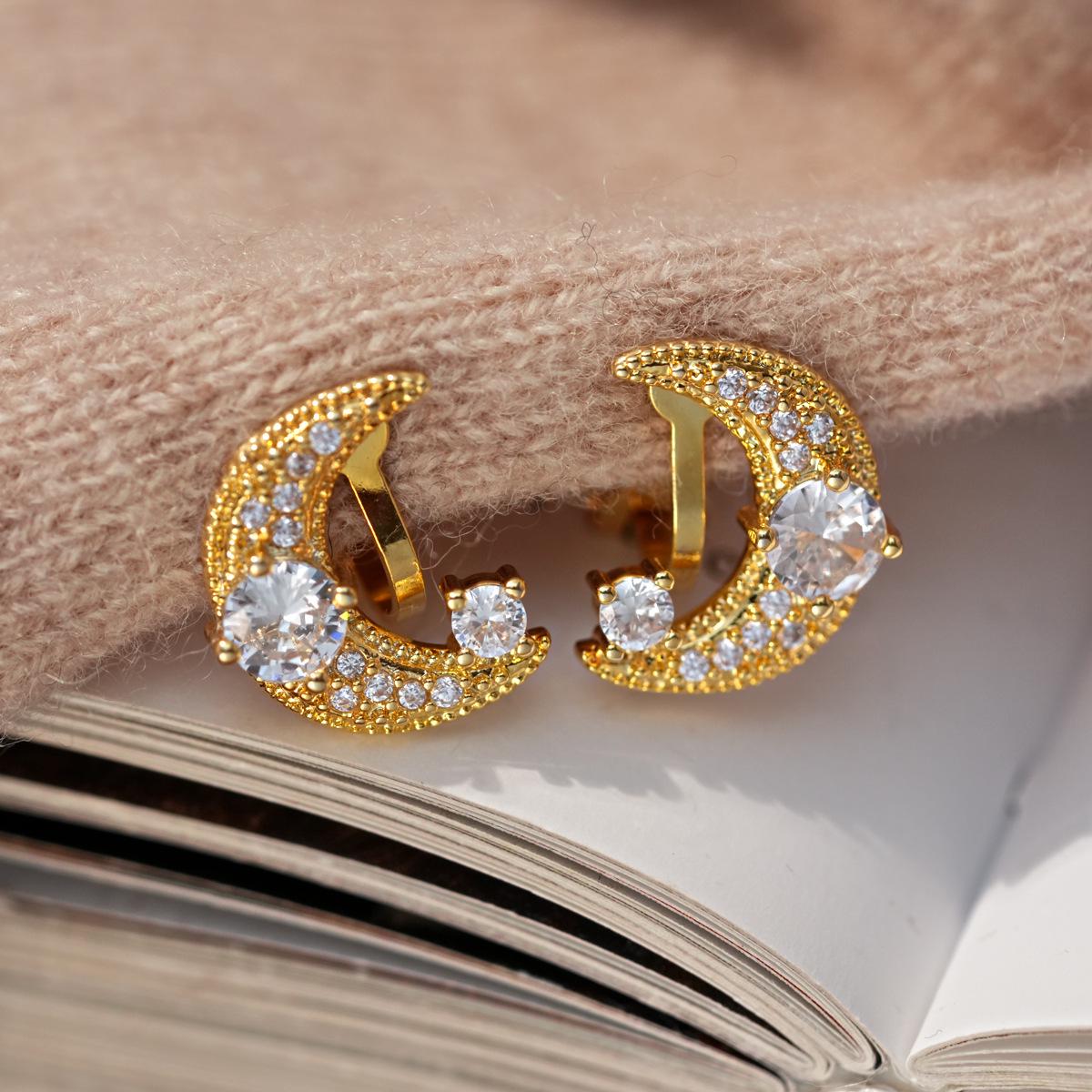 Real Gold Plated Zircon Moon Ear Clip: Exquisite No-Piercing Cuff Earrings with Light Luxury Appeal
