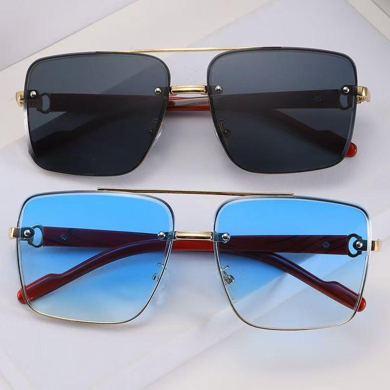 Retro Men Square Metal Frame Sunglasses Fashion for Men and Women Suitable Events Parties Festivals Eyewear UV400 Sun Glasses