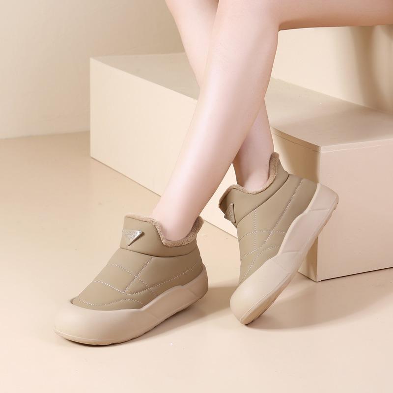 Snow boots women's new winter platform short boots one-pedal versatile velvet thickened large cotton shoes