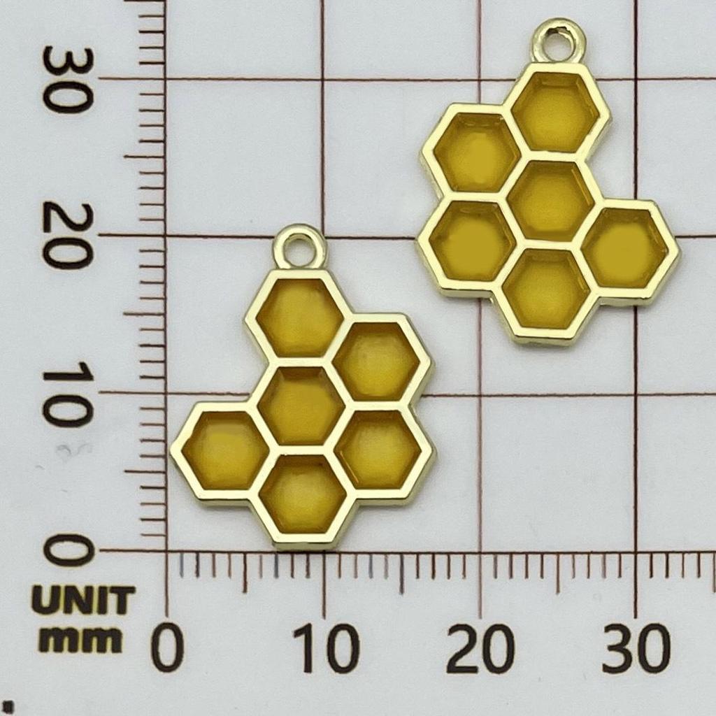 Drip Oil Bee Honey Pot Pendant Keychain Accessory