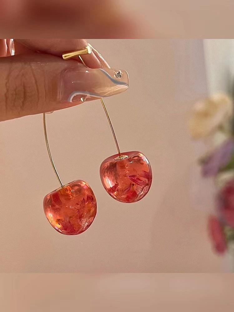 

Серьги из сушеной красной вишни: Милый, модный, нишевый дизайн для девочек, высококачественный, простая элегантность.