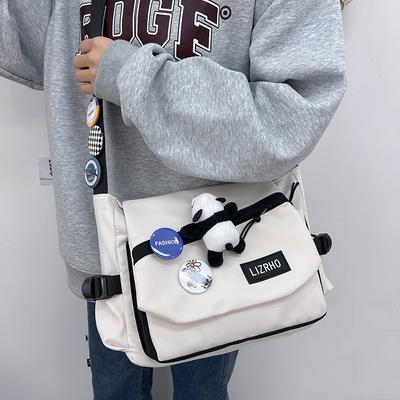 Studentenklasse Umhängetasche mit großem Fassungsvermögen, weibliche Harajuku-Tooling-Nylontasche, vielseitige, einfache Messenger-Bag