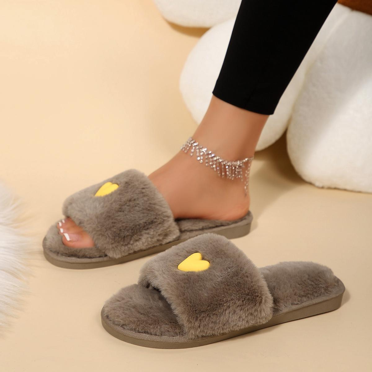 

Fashion Cute Heart Decoration Short Plush Indoor Slippers Women 2025 Winter Soft Thick Bottom Bedroom Slides Warm Faux Fur Slippers 36-37