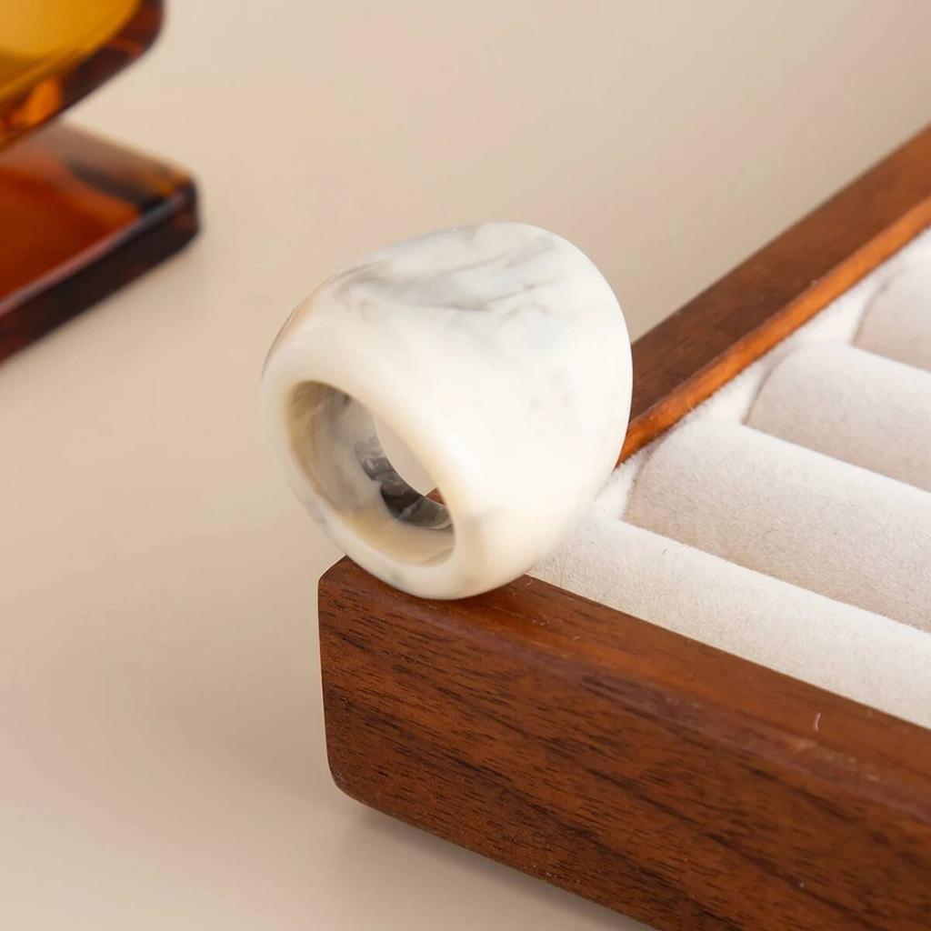 IngeSight.Z Vintage Irregular Smooth Resin Acrylic Rings for Women New Trend Boho Geometric Finger Rings Aesthetic Party Jewelry