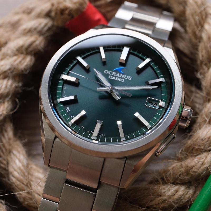 Casio OCEANUS series-disc three-hand series 100 meters waterproof quartz movement Japanese and Korean watch men's watch green dial OCW-T200S-3AJF