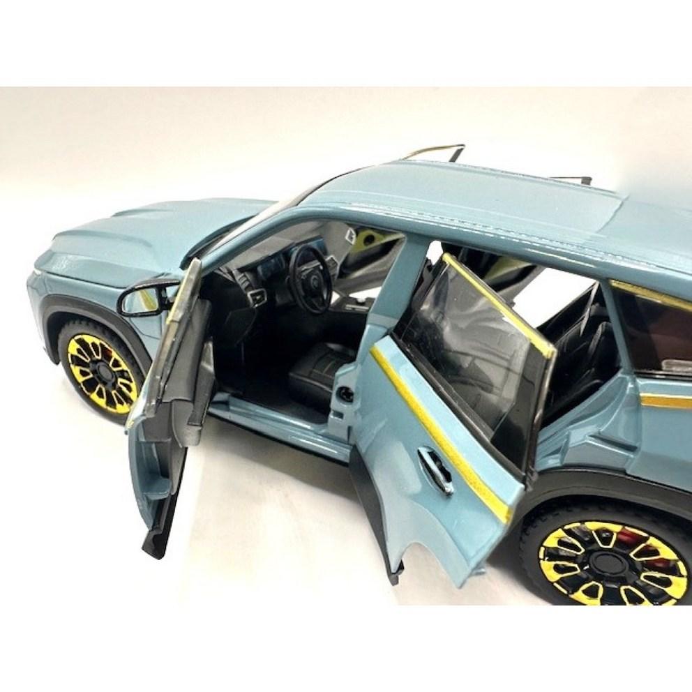 BMW XM SUV 1:24 Scale Diecast Model Car