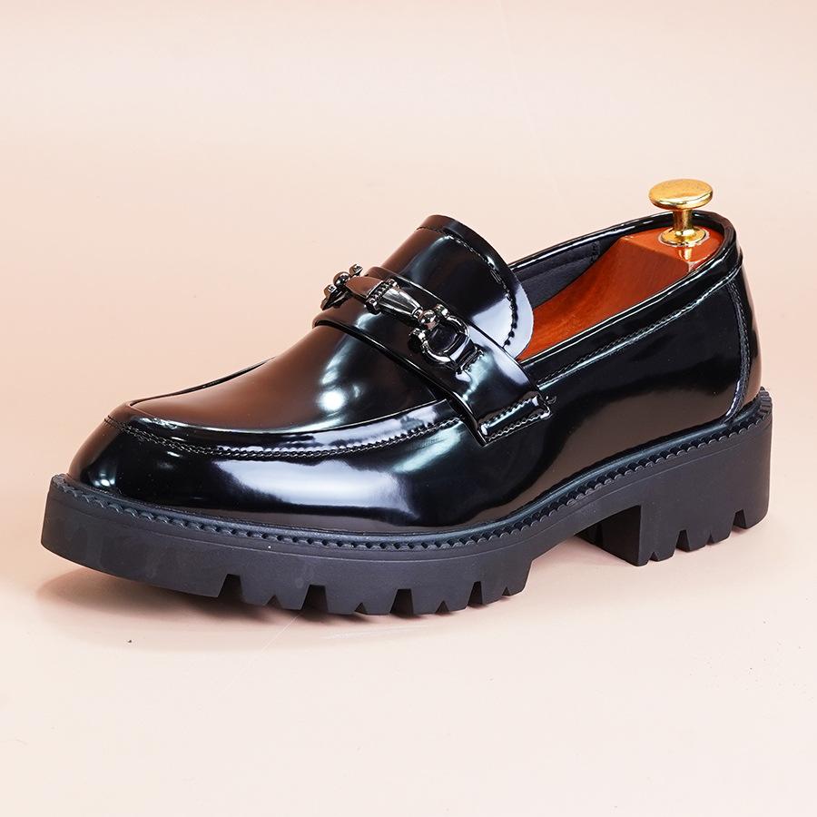 Chaussures décontractées haut de gamme pour hommes version coréenne de mocassins chaussures en cuir 2025 printemps nouveau cuir paresseux une pédale respirantes chaussures pour hommes