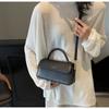 Retro Small Bag Women's Bag New Fashion Autumn and Winter Shoulder Messenger Bag High-end Portable Small Square Bag