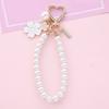 Stylish Dual Color Floral Letter Pearls Keychain Versatile Floral Pearls Keychain with Letter Card Charm For Keys Bags